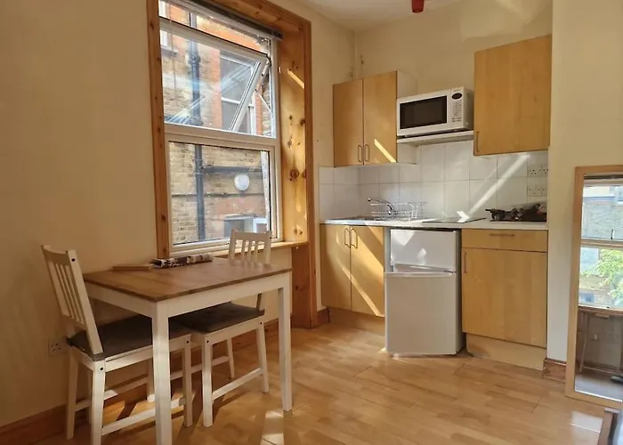 Bright Studio Apartment Highgate
